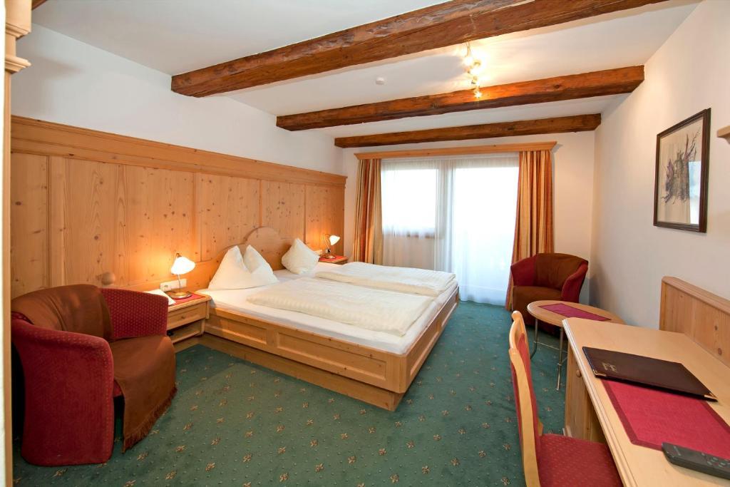 Hotel Hubertus Mit Erlebnislandgasthof Reitherwirt Kitzbuhel Room photo